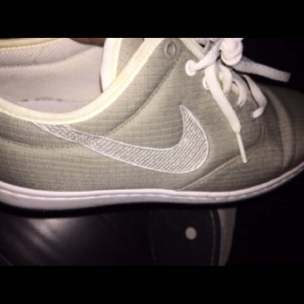 Women’s Nike 6.0 sage green